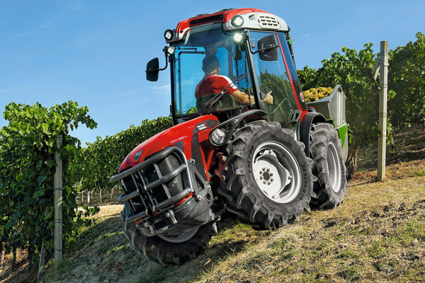 Antonio Carraro Canada | Tracteur Oscillant TR, TTR & TRX de 52 à 99 Hp